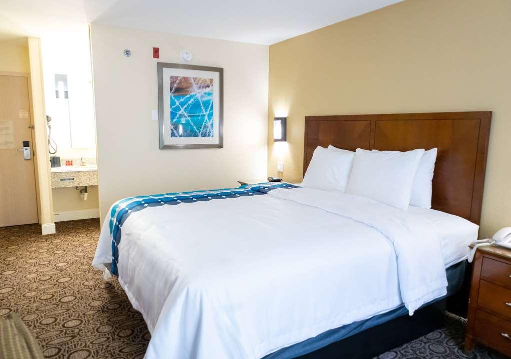 Hotel Baymont By Wyndham College Park Atlanta Airport South Habitación foto