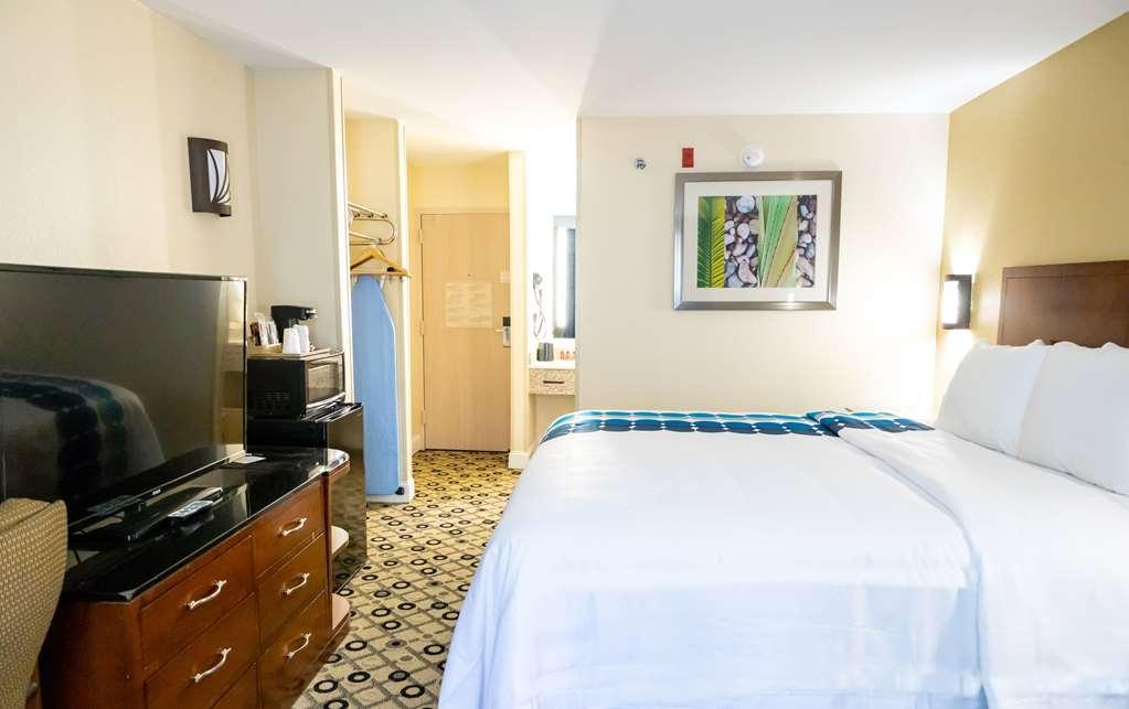 Hotel Baymont By Wyndham College Park Atlanta Airport South Habitación foto